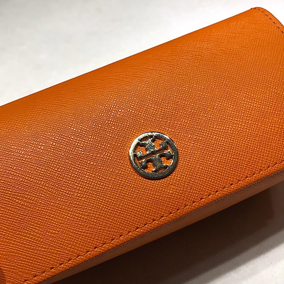 Tory Burch case L6.5’in/H3in/D2.5in⭐️⭐️⭐️⭐️ - Picture 2 of 9